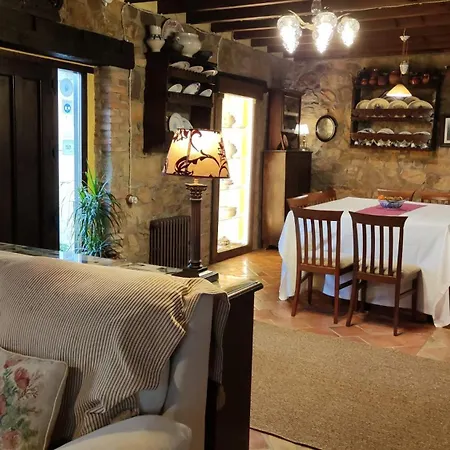 C.a. Heredad De La Cueste Casa rural Llenín