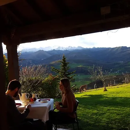 C.a. Heredad De La Cueste Casa rural Llenín