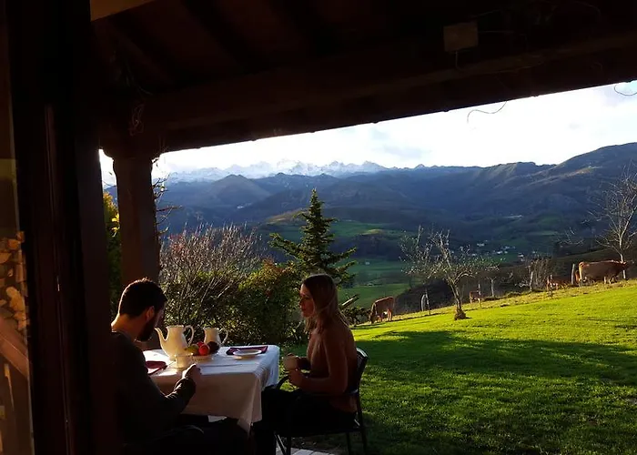 C.a. Heredad De La Cueste Casa rural Llenín